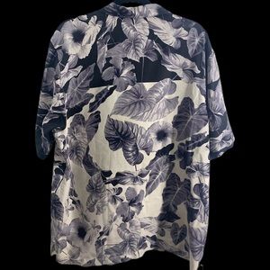 Tommy Bahama button down. Original Fir.